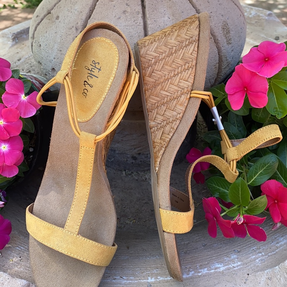 NEW sandals - Picture 3 of 11